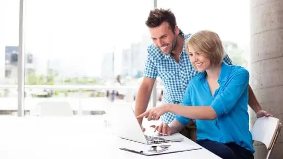 Evento virtual 3D renderizado con escenarios y gráficos del cliente - Plataforma Antorami